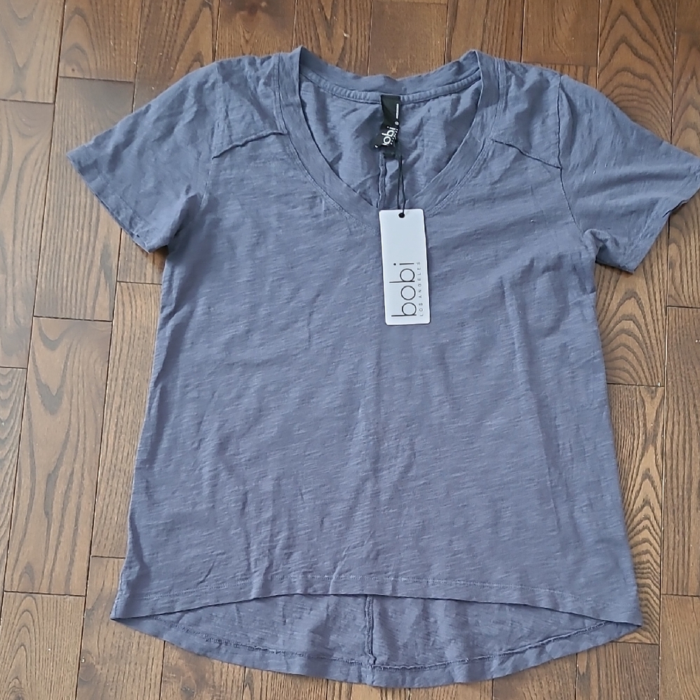 NWT Bobi V-neck Raw edge Shoulder Seam Tee Granite size S